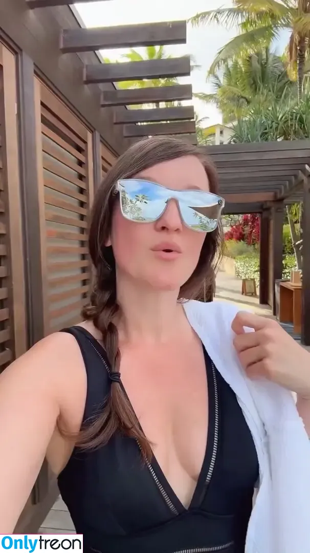 Jenna Ezarik голая photo #0264 (jennaezarik)