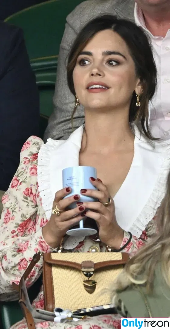 Jenna Louise Coleman nude photo #0102 (jenna_coleman_)