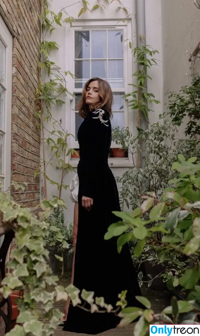 Jenna Louise Coleman nude photo #0120 (jenna_coleman_)
