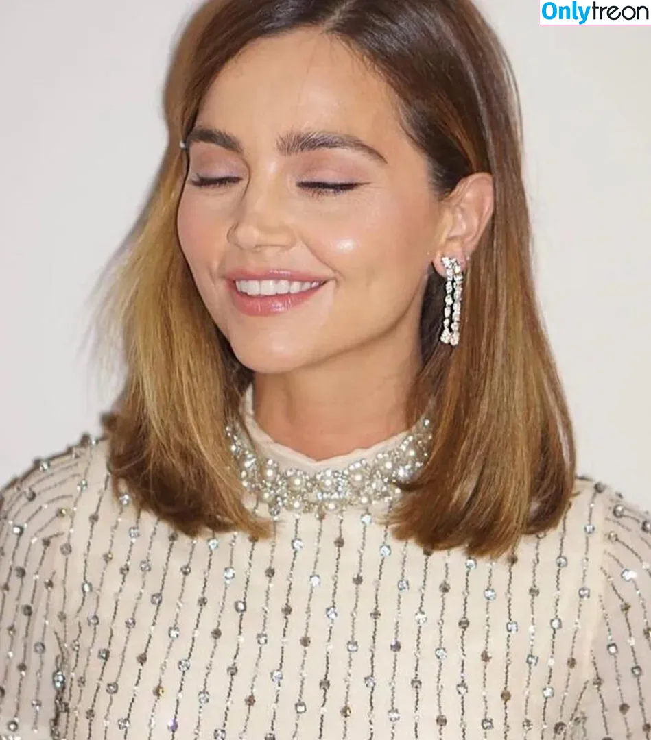 Jenna Louise Coleman nude photo #0145 (jenna_coleman_)