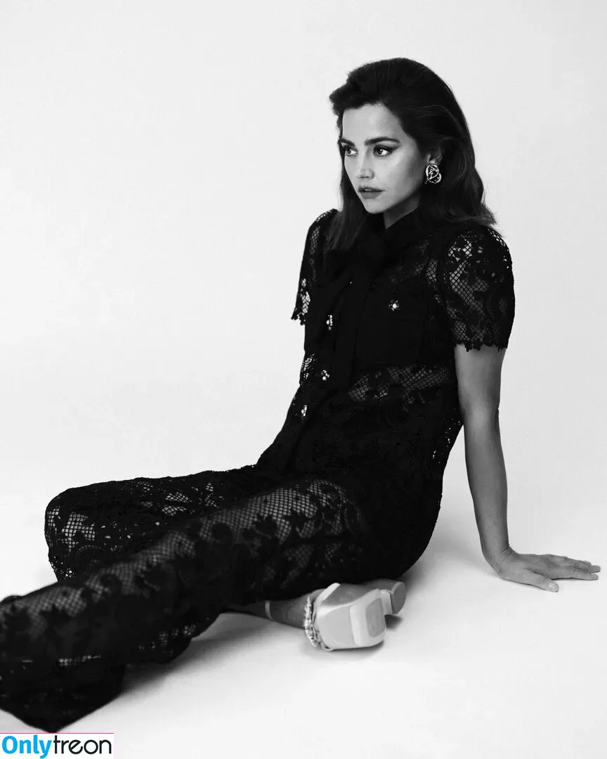 Jenna Louise Coleman nude photo #0168 (jenna_coleman_)