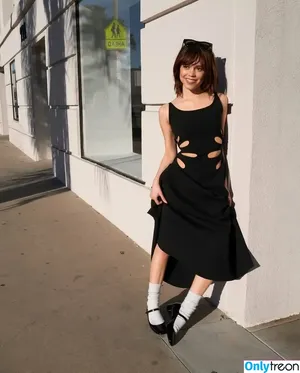 Jenna Ortega / Page / jennaortega фото голая #2179