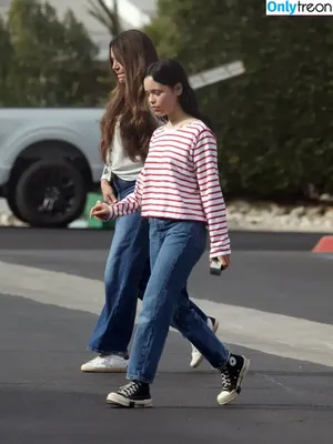 Jenna Ortega / Page / jennaortega фото голая #2227