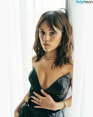 Jenna Ortega / Page / jennaortega фото голая #2273