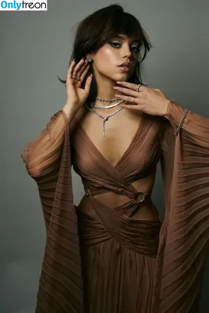 Jenna Ortega / Page / jennaortega фото голая #2311
