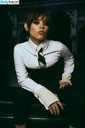 Jenna Ortega / Page / jennaortega фото голая #2337