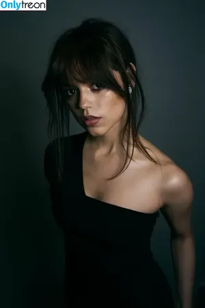 Jenna Ortega / Page / jennaortega фото голая #2357