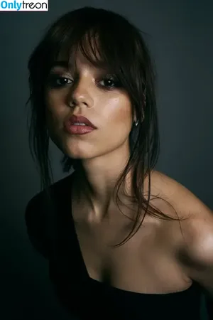 Jenna Ortega / Page / jennaortega фото голая #2358