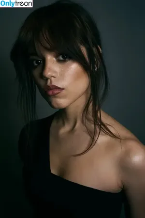 Jenna Ortega / Page / jennaortega фото голая #2384