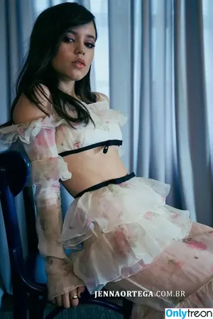 Jenna Ortega / Page / jennaortega фото голая #2396