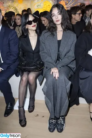 Jenna Ortega / Page / jennaortega фото голая #2478