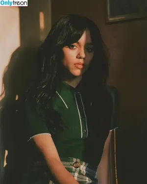 Jenna Ortega / Page / jennaortega фото голая #2518