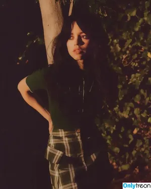 Jenna Ortega / Page / jennaortega фото голая #2522