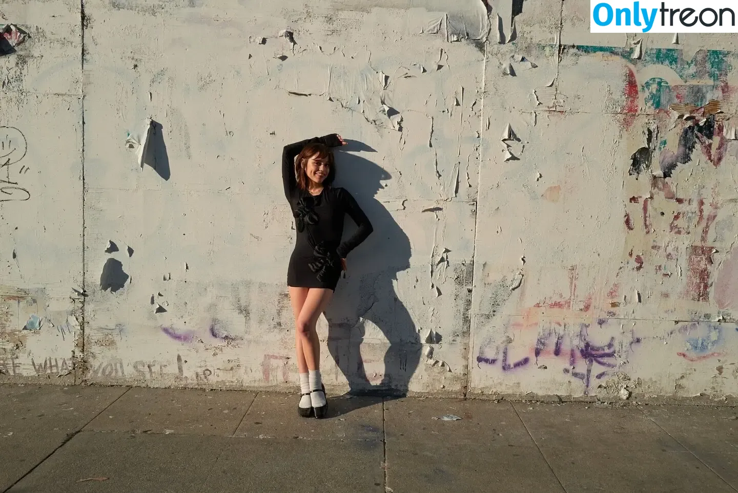 Jenna Ortega голая photo #2192 (Page / jennaortega)