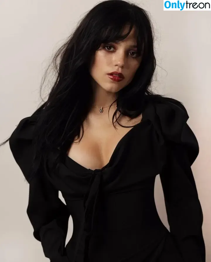 Jenna Ortega голая photo #2219 (Page / jennaortega)