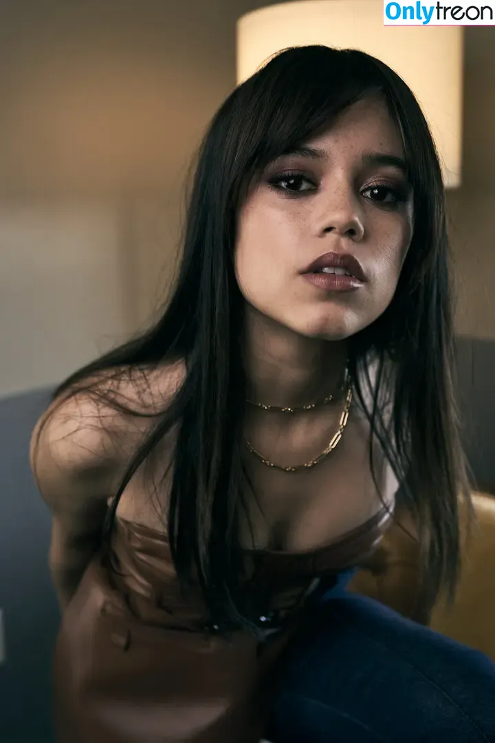 Jenna Ortega голая photo #2308 (Page / jennaortega)