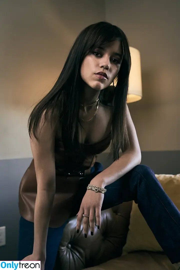 Jenna Ortega голая photo #2317 (Page / jennaortega)