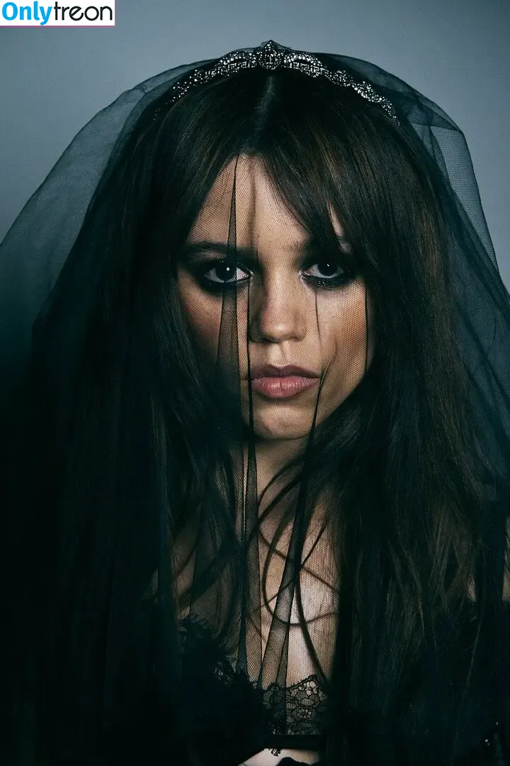 Jenna Ortega голая photo #2324 (Page / jennaortega)