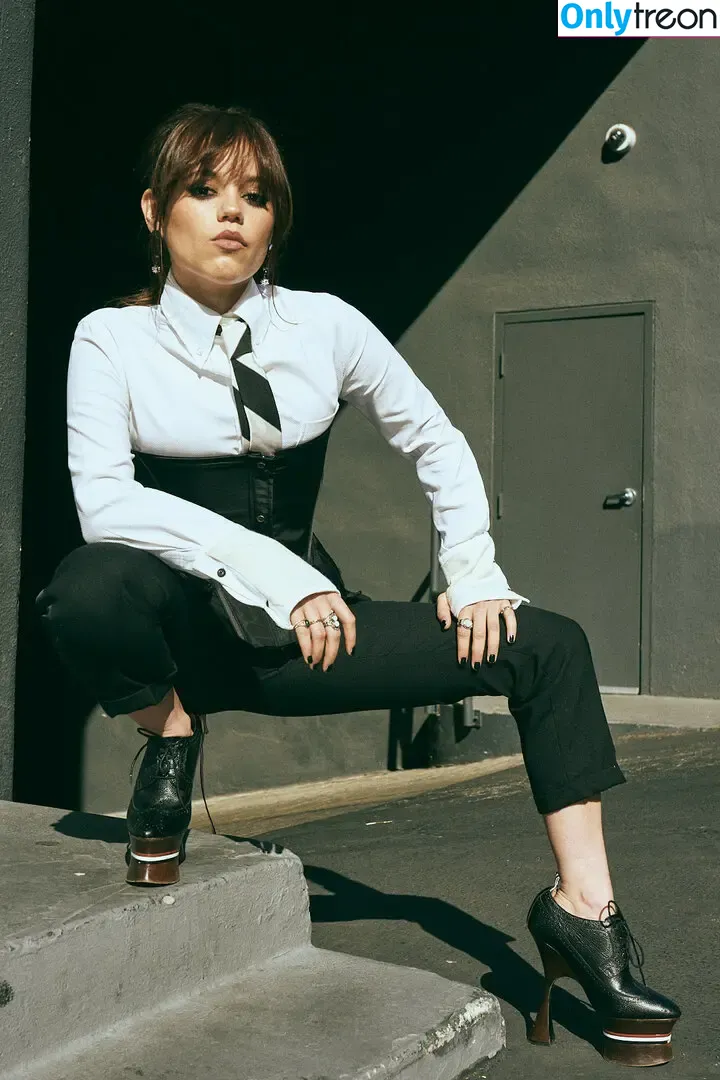 Jenna Ortega голая photo #2341 (Page / jennaortega)