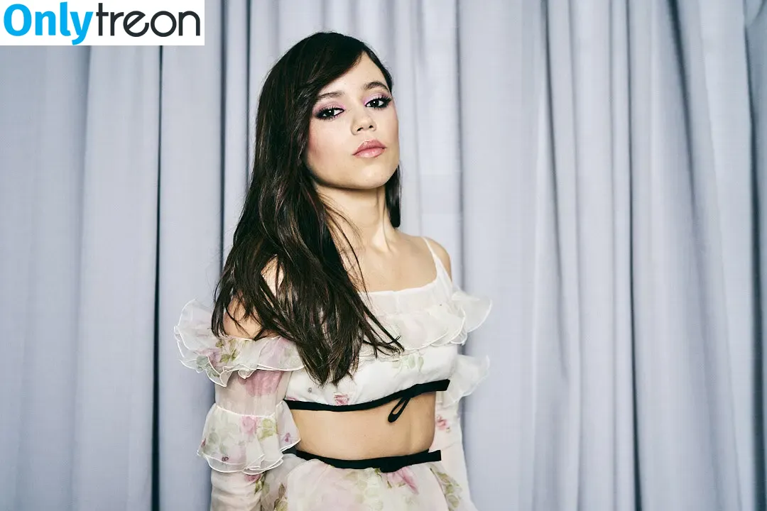Jenna Ortega голая photo #2380 (Page / jennaortega)