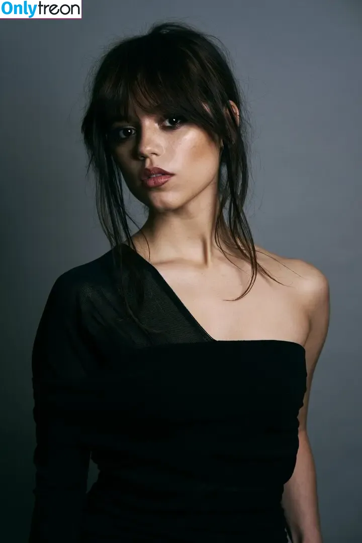 Jenna Ortega голая photo #2383 (Page / jennaortega)