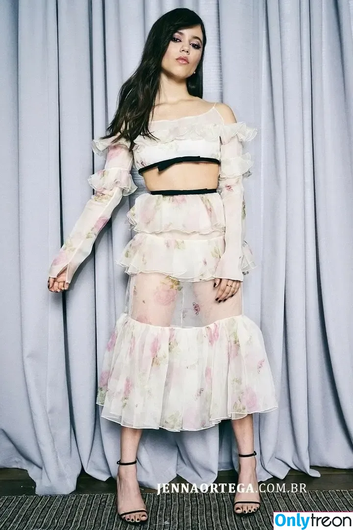 Jenna Ortega голая photo #2394 (Page / jennaortega)