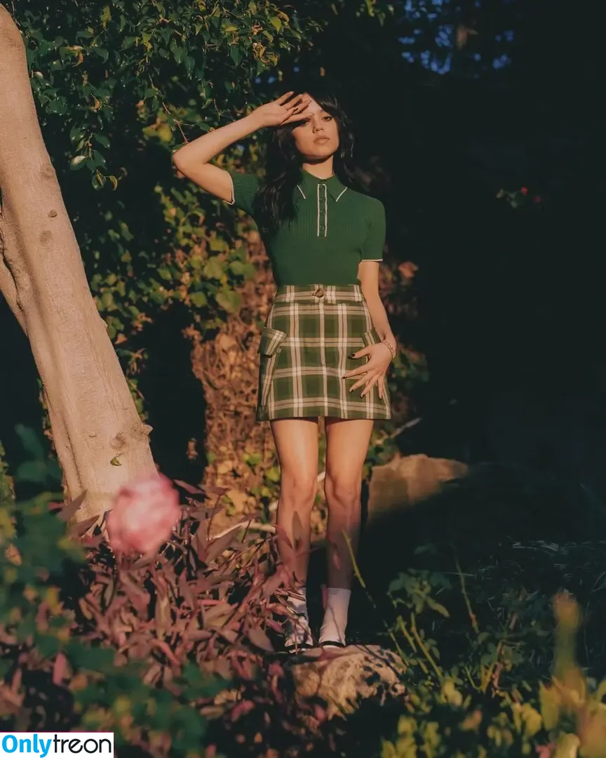 Jenna Ortega голая photo #2519 (Page / jennaortega)