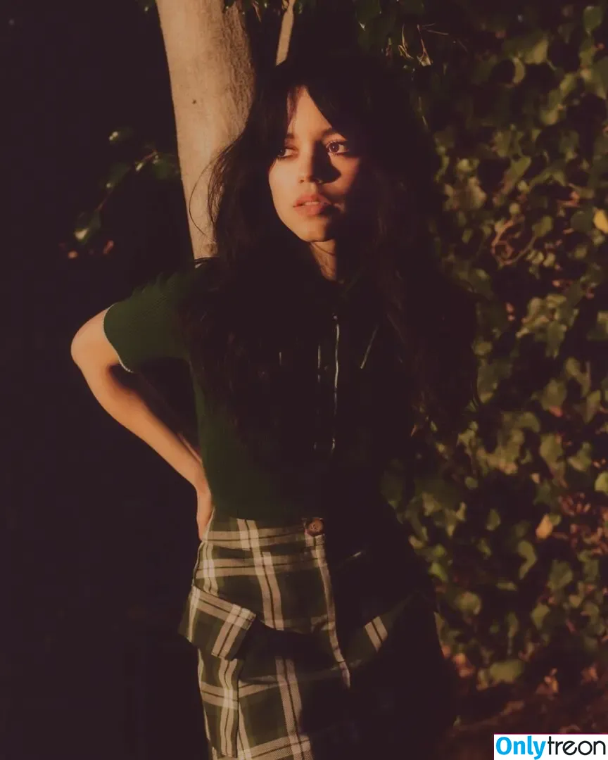 Jenna Ortega голая photo #2522 (Page / jennaortega)
