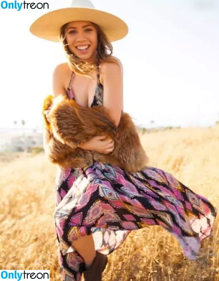 Jennette McCurdy nude photo #0180 (jennettemccurdy)