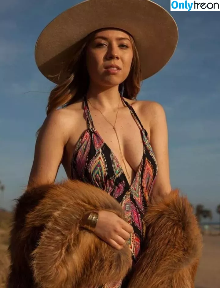 Jennette McCurdy nude photo #0181 (jennettemccurdy)
