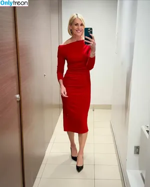 Jenni Falconer / jennifalconer nude photo #0222