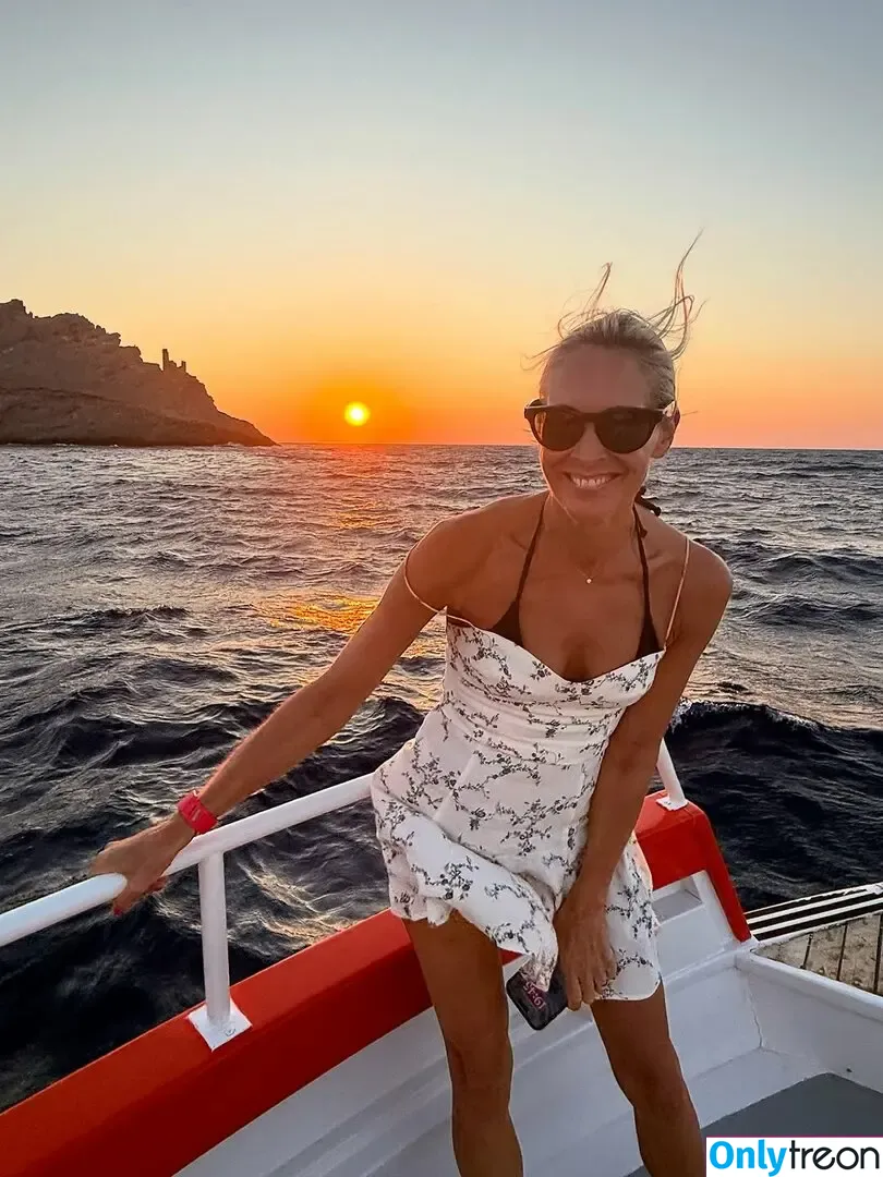 Jenni Falconer голая photo #0319 (jennifalconer)