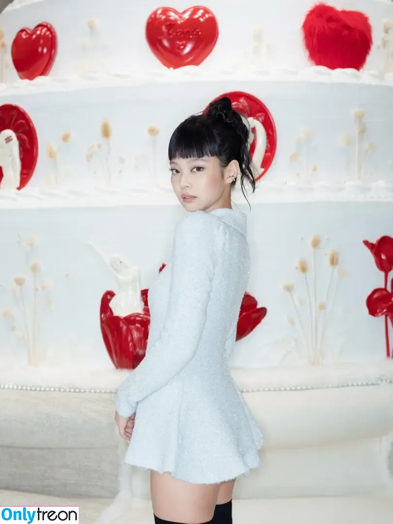Jennie | BLΛƆKPIИK nude photo #1800 (Blackpink / jennierubyjane / sheflieshigh)