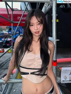 Jennie | BLΛƆKPIИK / Blackpink / jennierubyjane / sheflieshigh nude photo #2997