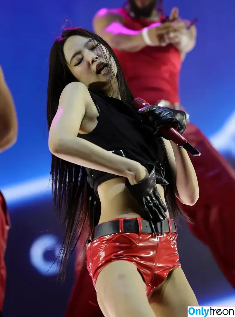 Jennie | BLΛƆKPIИK голая photo #2513 (Blackpink / jennierubyjane / sheflieshigh)