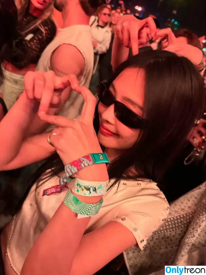 Jennie | BLΛƆKPIИK nude photo #2527 (Blackpink / jennierubyjane / sheflieshigh)