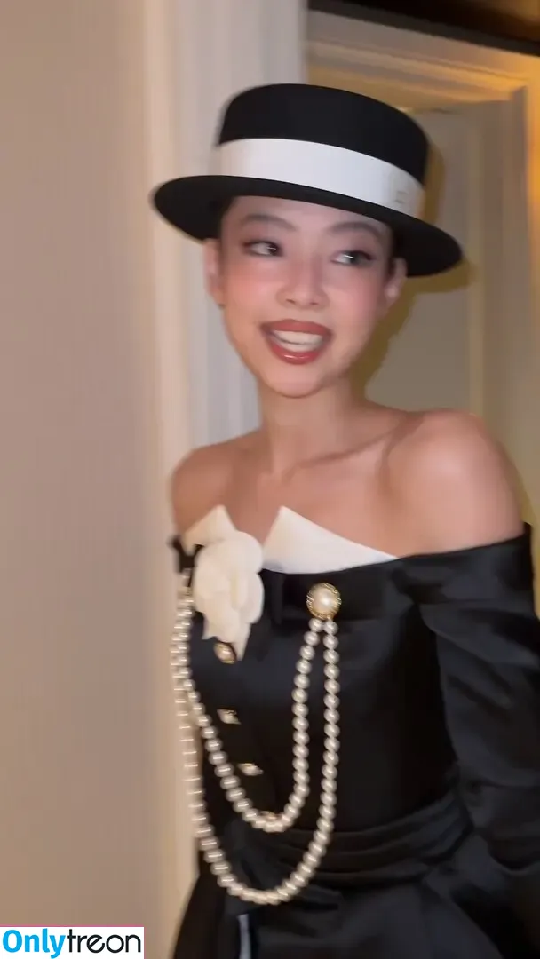 Jennie | BLΛƆKPIИK nude photo #2742 (Blackpink / jennierubyjane / sheflieshigh)