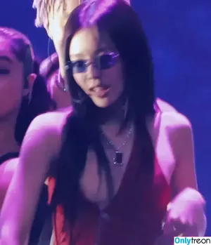 Jennie | BLΛƆKPIИK / Blackpink / jennierubyjane / sheflieshigh nude photo #3075