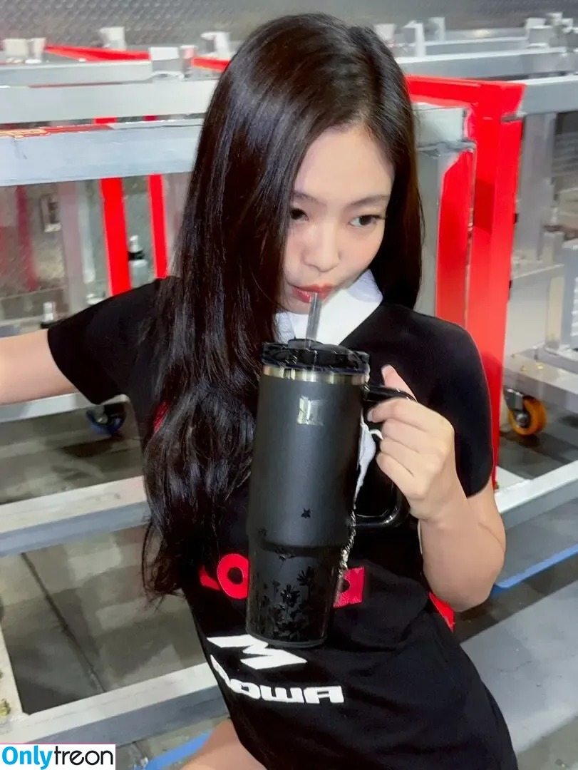 Jennie | BLΛƆKPIИK nude photo #3086 (Blackpink / jennierubyjane / sheflieshigh)