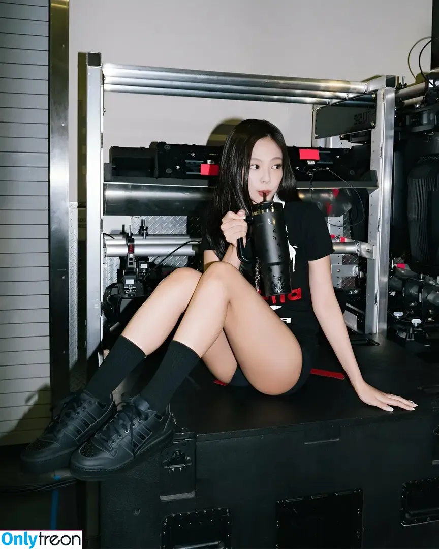Jennie | BLΛƆKPIИK nude photo #3119 (Blackpink / jennierubyjane / sheflieshigh)