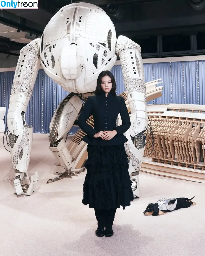 Jennie | BLΛƆKPIИK nude photo #3127 (Blackpink / jennierubyjane / sheflieshigh)