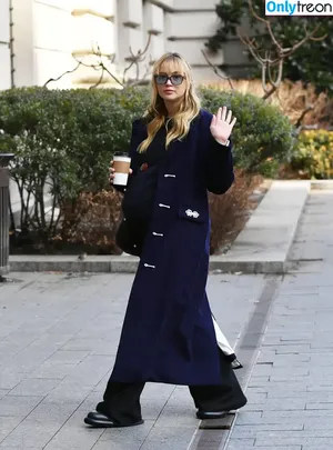 Jennifer Lawrence / 1jnnf nude photo #2508