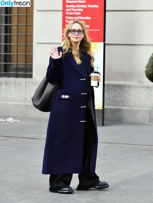 Jennifer Lawrence / 1jnnf nude photo #2511