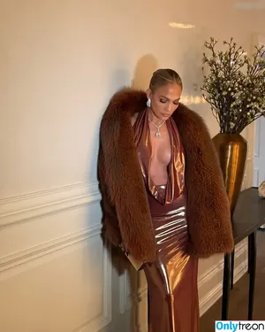 Jennifer Lopez / JLo nude photo #4389