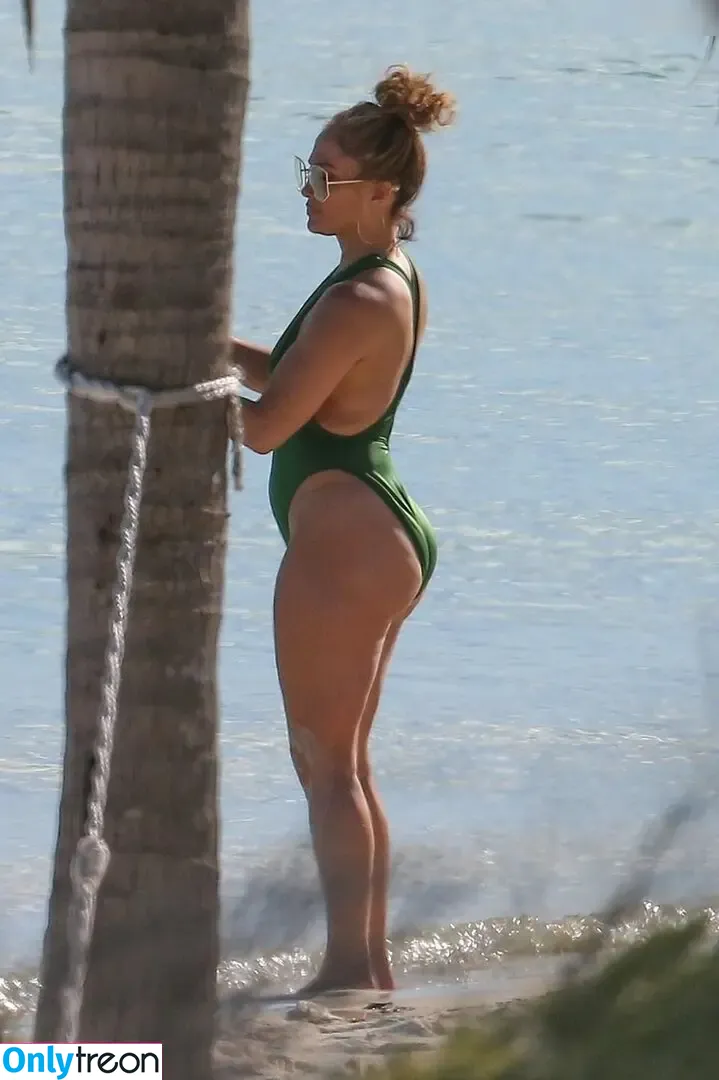 Jennifer Lopez nude photo #4442 (JLo)