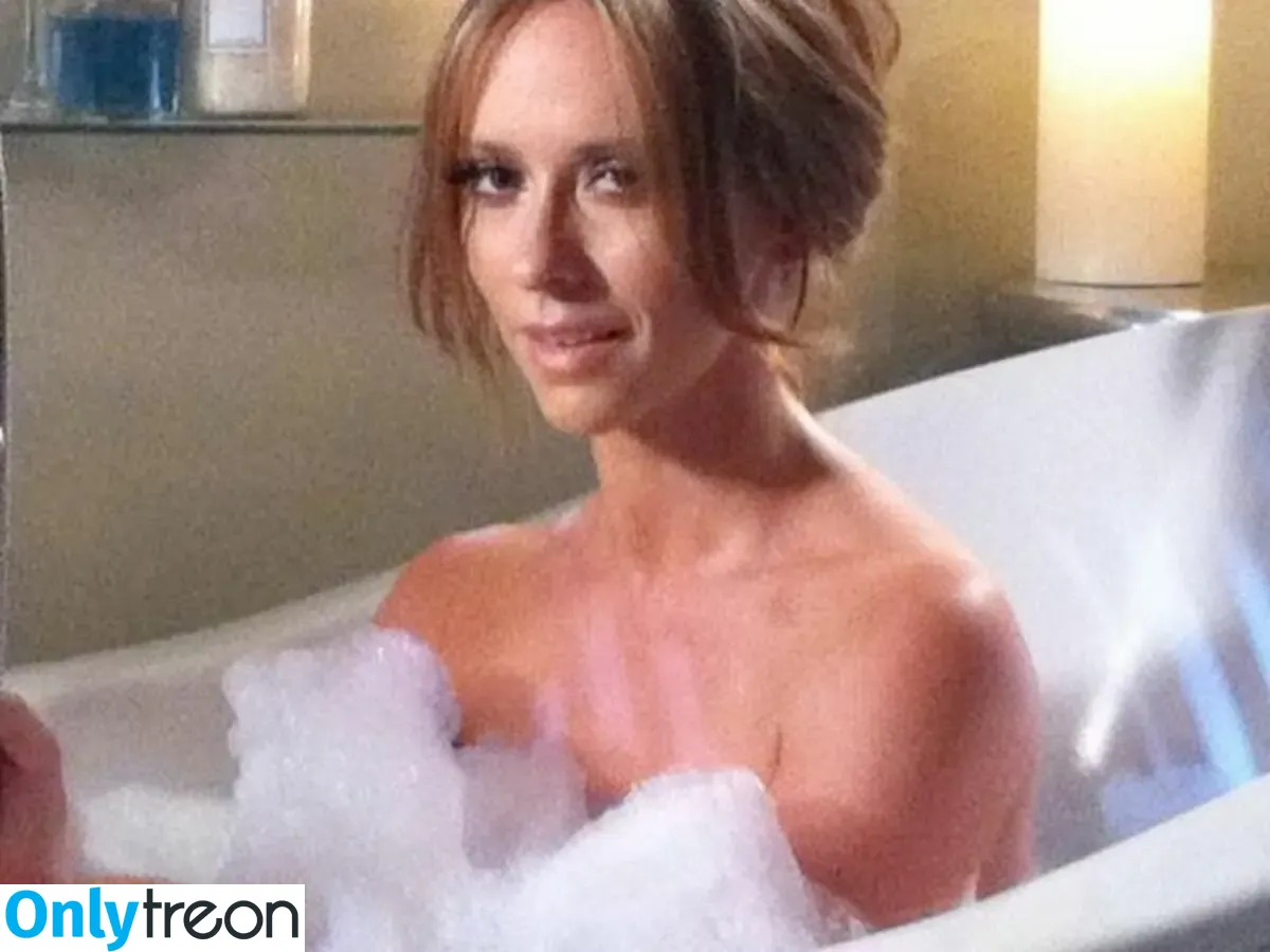Jennifer Love Hewitt nude photo #0614 (jenniferlovehewitt)