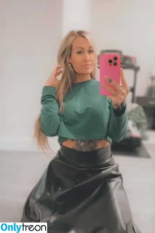 jenniferbarton nude photo #0096 (jennbartontwin)