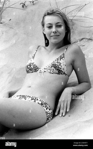 Jenny Agutter / jennyagutternews nude photo #0036