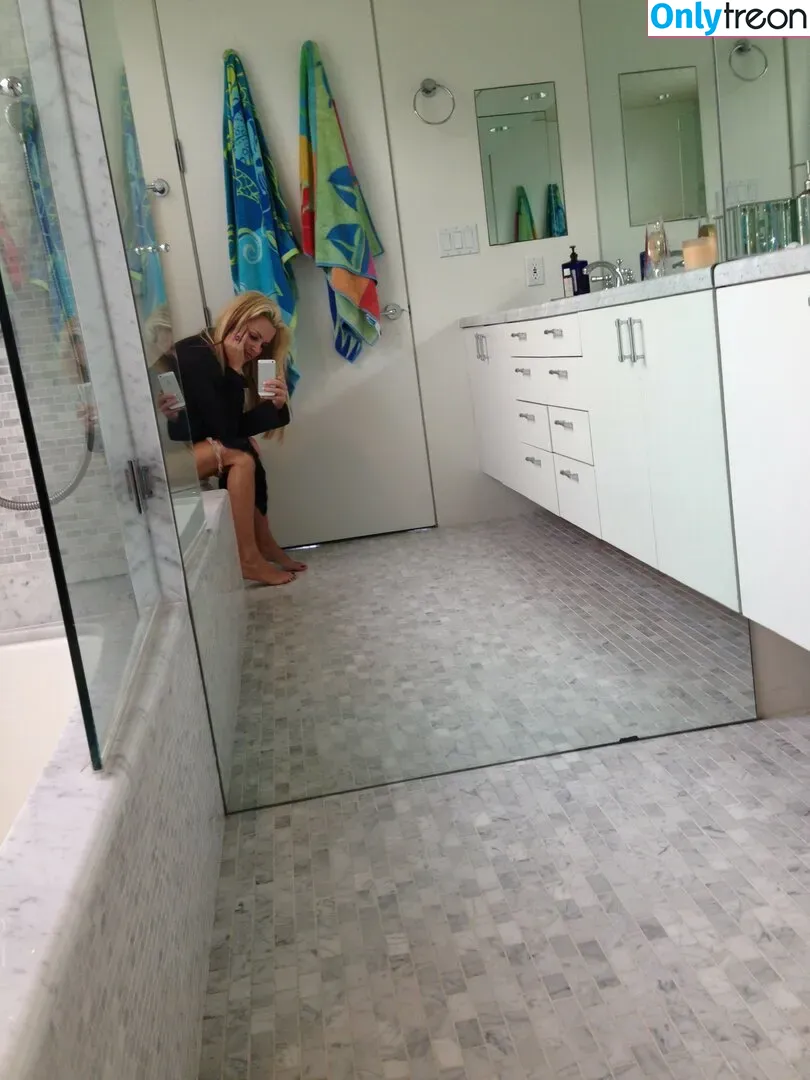 Jenny McCarthy nude photo #0065 (JennyMcCarthy)
