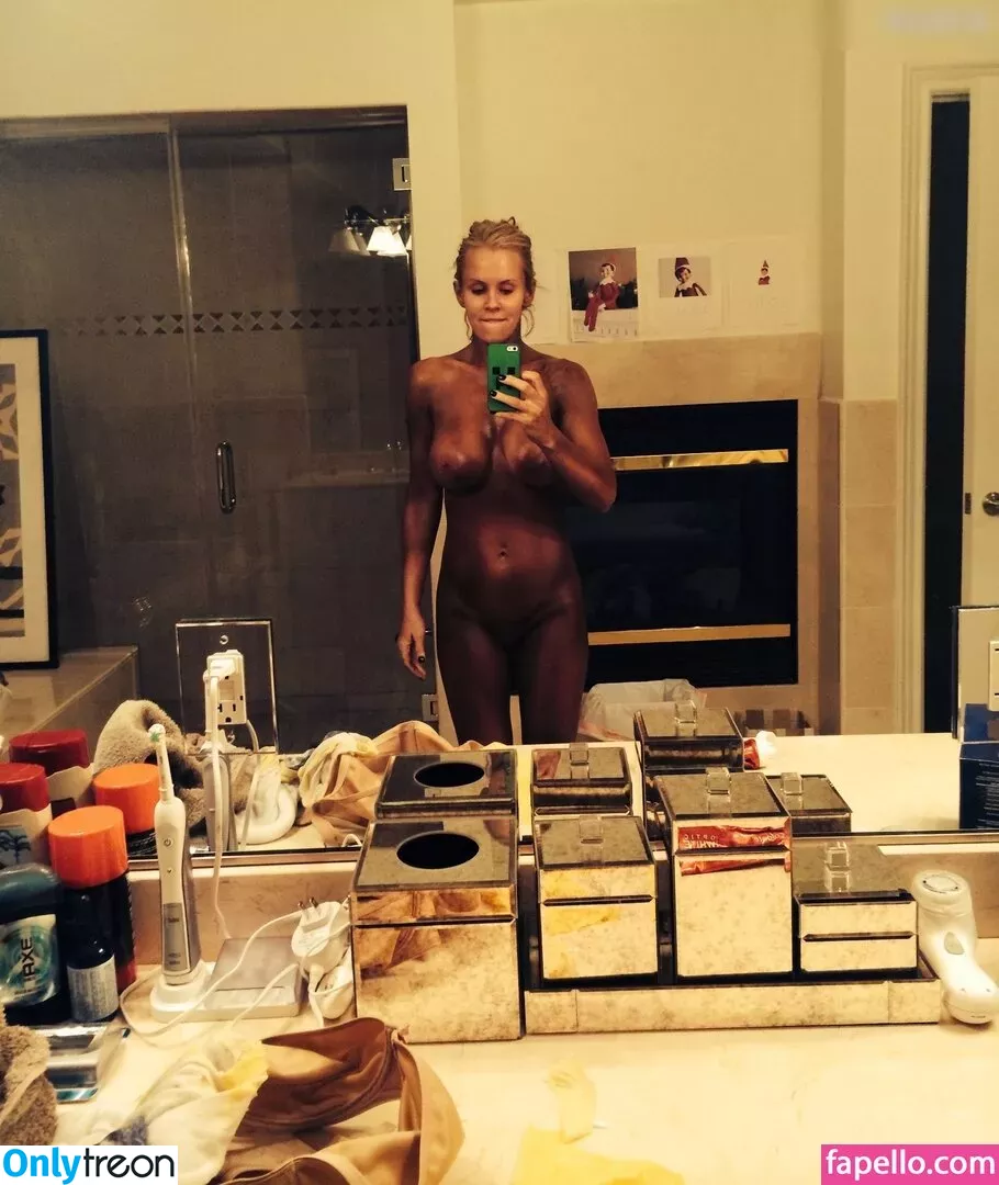 Jenny McCarthy голая photo #0132 (JennyMcCarthy)